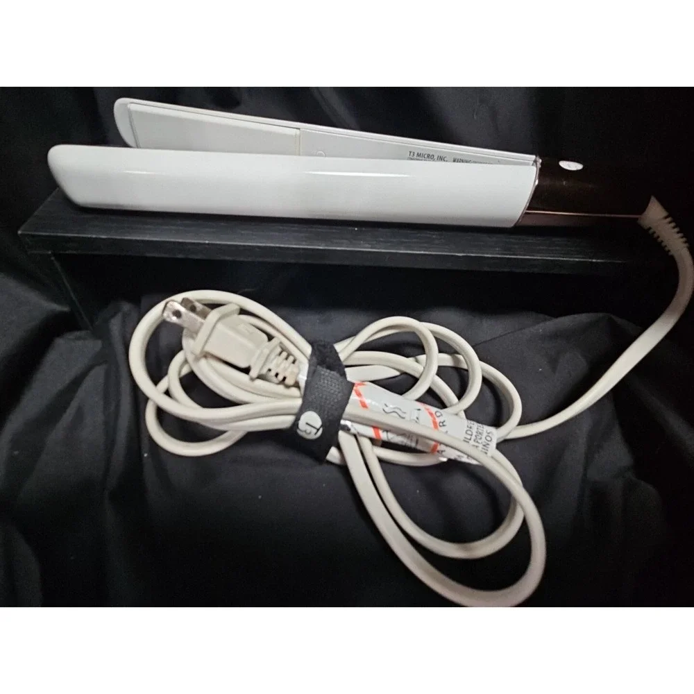 T3 Micro SinglePass Ceramic Flat Iron 1